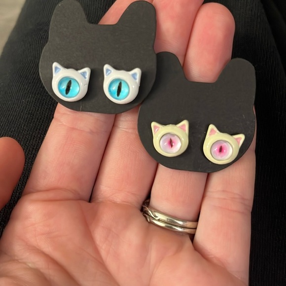 NEW Cartoon Cat Eye Stud Earrings – Set of 2 Pairs - Picture 1 of 3